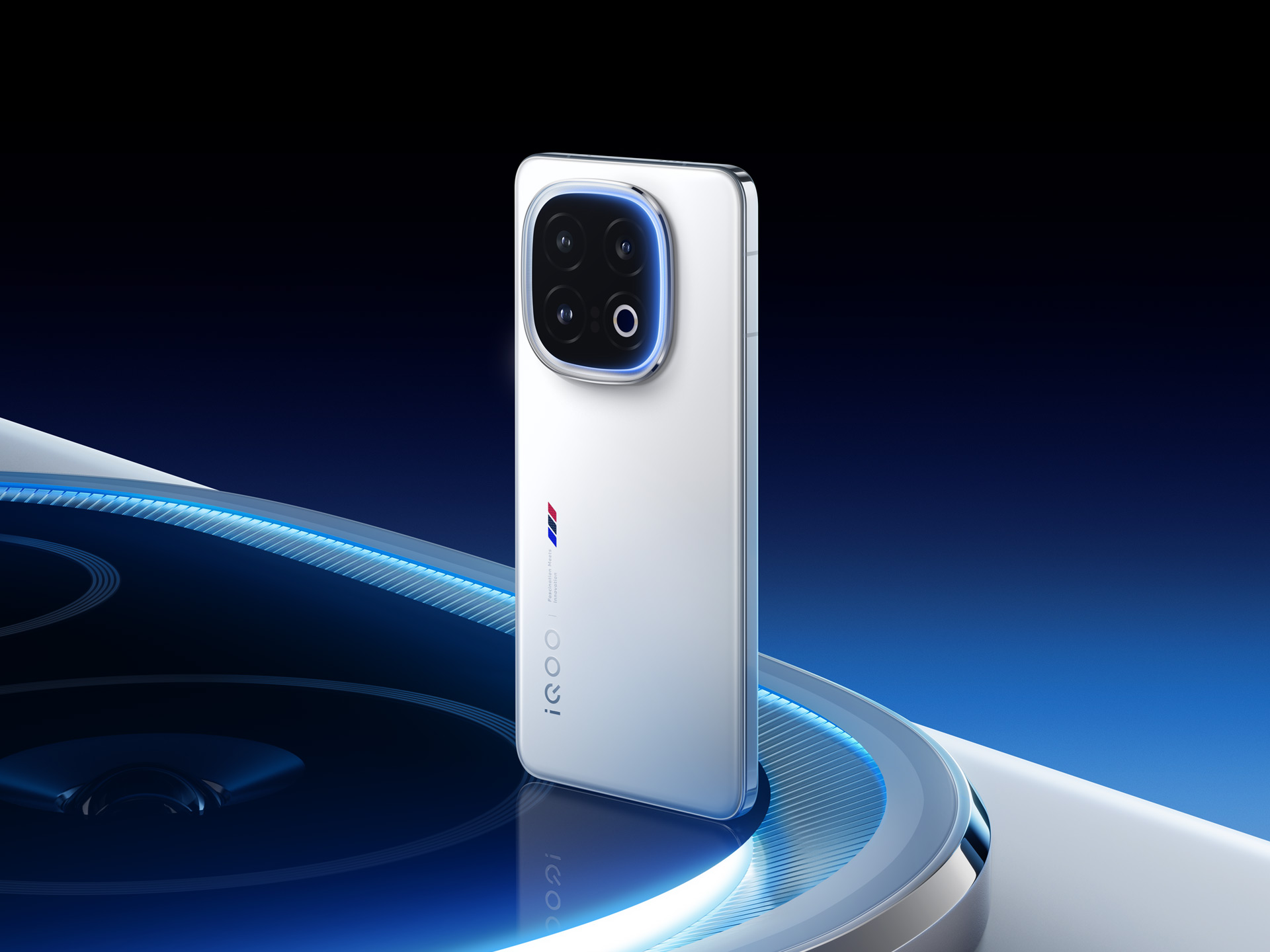 iQOO 13，性能之光