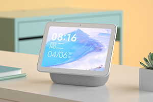 小米小爱触屏音箱Pro 8，在大屏里追剧、听歌，还能一句话操控家里的智能设备